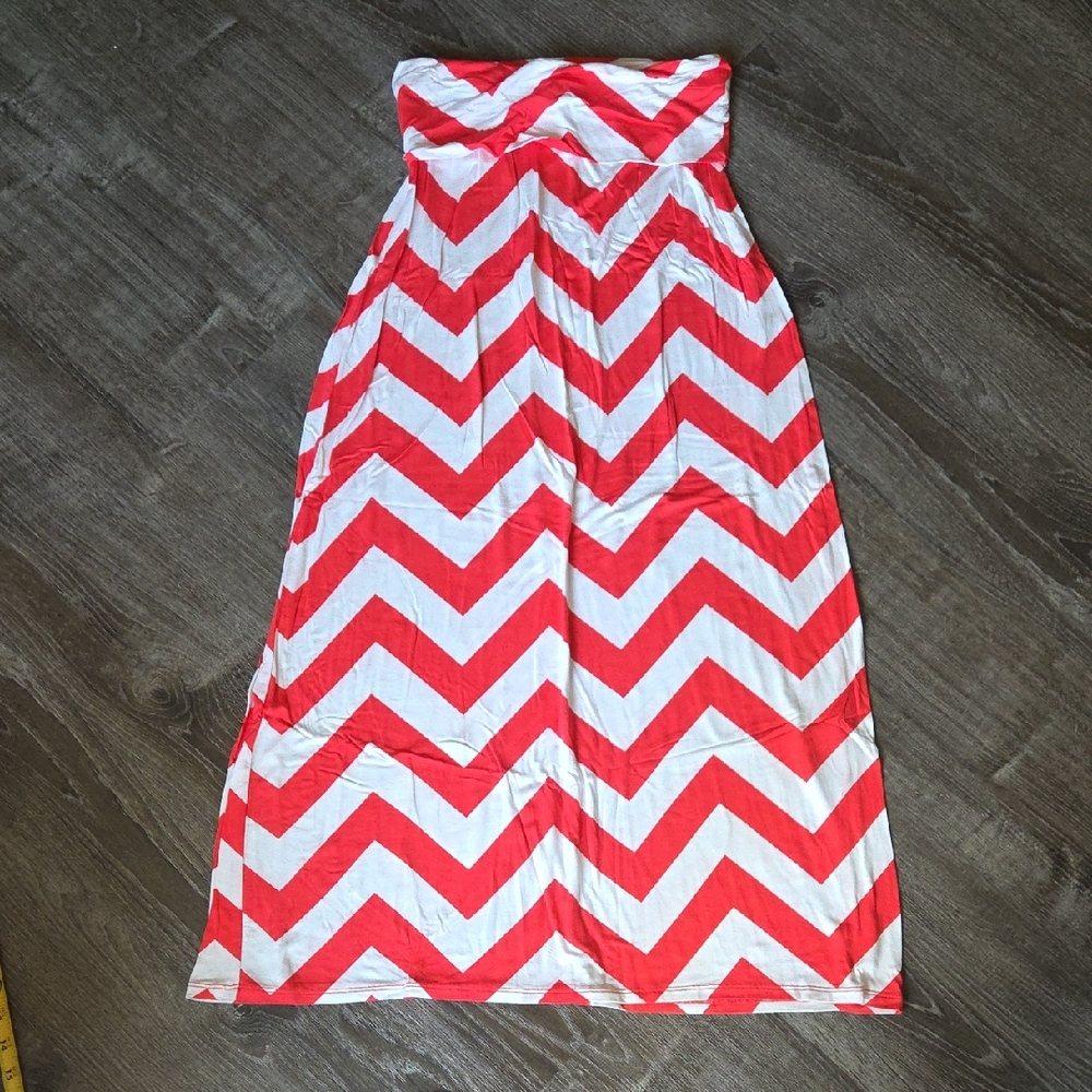 A.n.a. Chevron Patterned Red and White Skirt